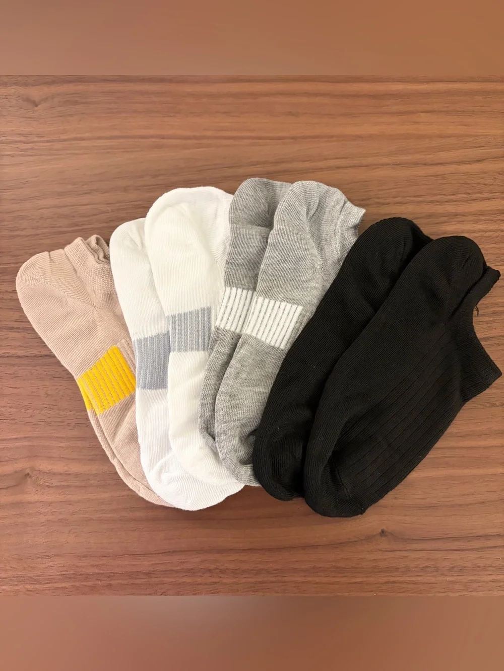 4 Pair Women’s Ankle Socks Black Gray White Beige Colorblock